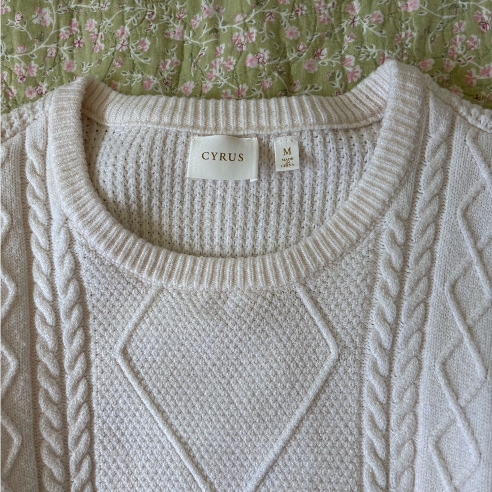 Cyrus Cream Cable Knit Sweater Ivory Size M Academy Preppy - Picture 13 of 16